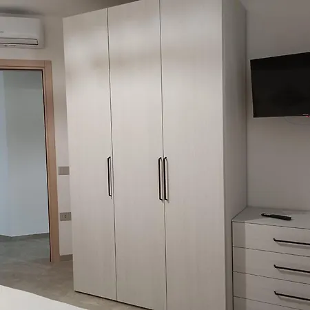 아파트 Elmisa House