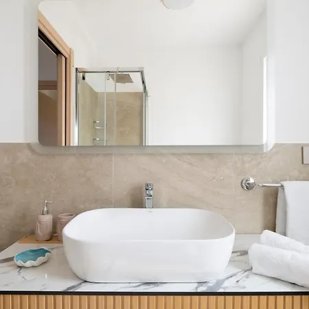 Elmisa House * Тертения