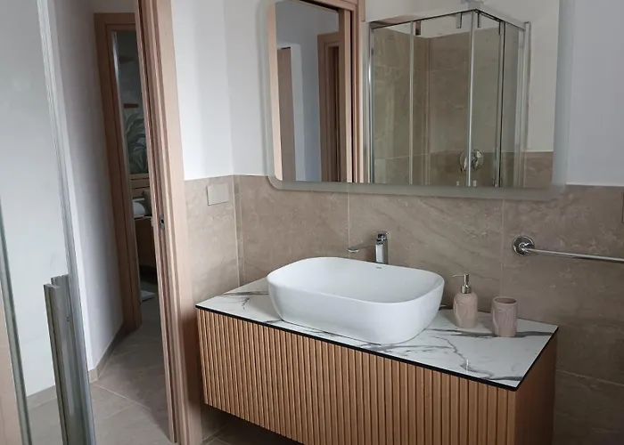 Elmisa House Apartment Tertenìa